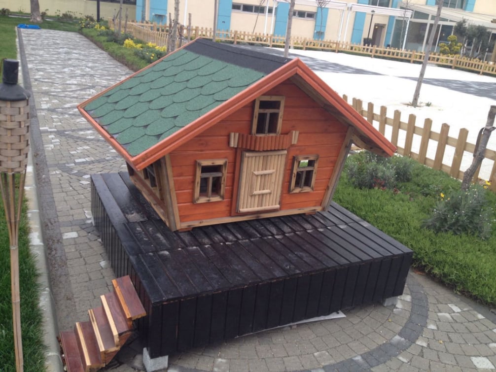 Ahşap Kedi Evi
